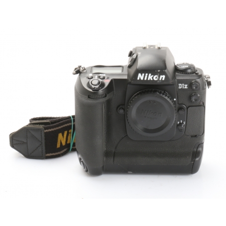 Nikon D1x (260017)