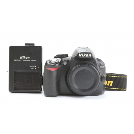 Nikon D3100 (266330)