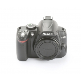 Nikon D3000 (267995)