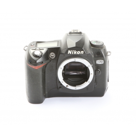 Nikon D70 (272279)