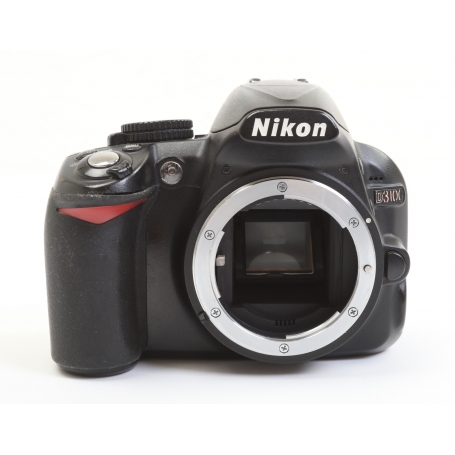 Nikon D3100 (272460)