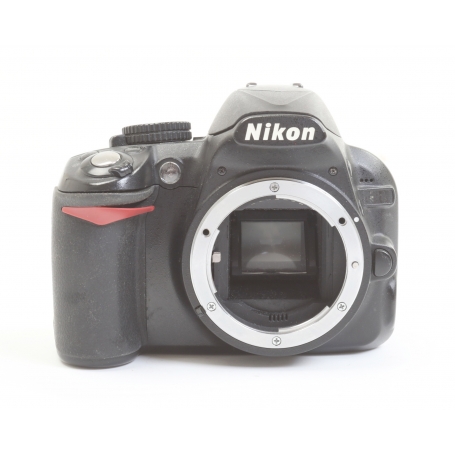 Nikon D3100 (272463)
