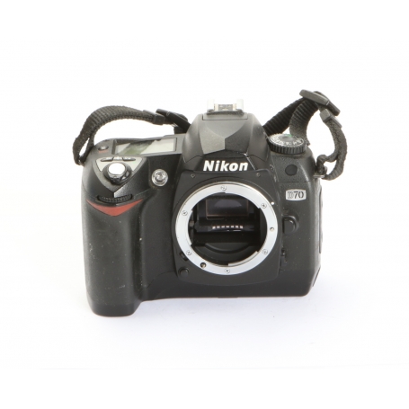 Nikon D70 (276544)