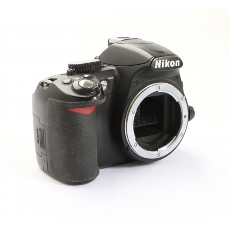 Nikon D3100 (274835)