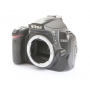 Nikon D3000 (274839)